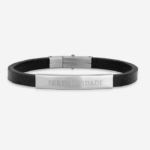 Pulseira de coro com detalhe em aço escrito "Serendipidade"